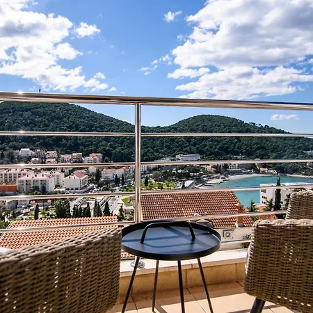 Summer Night By Duhomes